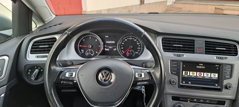 VW Golf Golf_7* 1.6-TDI-110к.с.* Топ, снимка 8 - Автомобили и джипове - 47078666