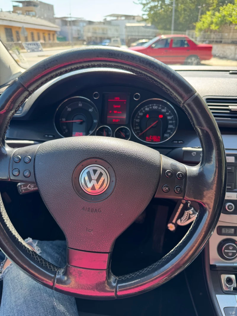 VW Passat 1.9 tdi, снимка 8 - Автомобили и джипове - 47823160