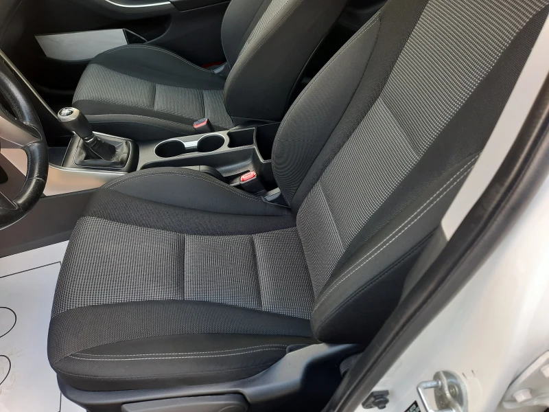 Hyundai I30 1.4i, снимка 9 - Автомобили и джипове - 50474315