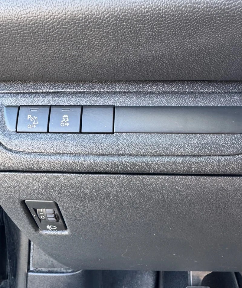 Peugeot 208 1.2 82кс 125000 км ЛИЧЕН АВТОМОБИЛ, снимка 6 - Автомобили и джипове - 52400014