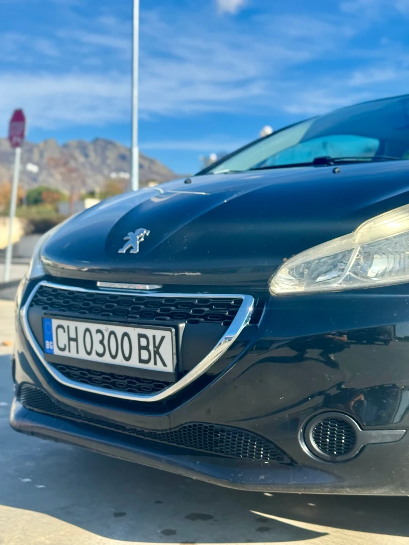 Peugeot 208 1.2 82кс 125000 км ЛИЧЕН АВТОМОБИЛ, снимка 4 - Автомобили и джипове - 52400014