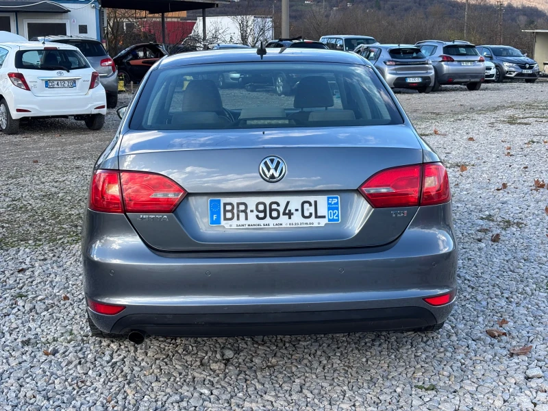 VW Jetta 1.6TDI DSG, снимка 7 - Автомобили и джипове - 52516127