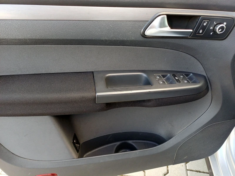 VW Touran 1.4TSI.HIGHLINE, снимка 13 - Автомобили и джипове - 53028030