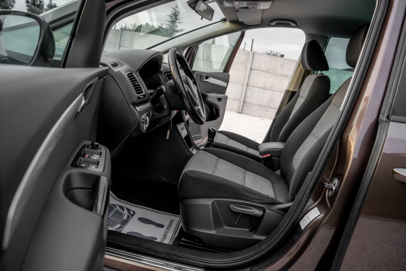 VW Sharan 7 местен  140кс, снимка 11 - Автомобили и джипове - 53065055