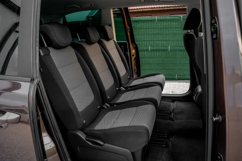 VW Sharan 7 местен  140кс, снимка 14 - Автомобили и джипове - 53065055