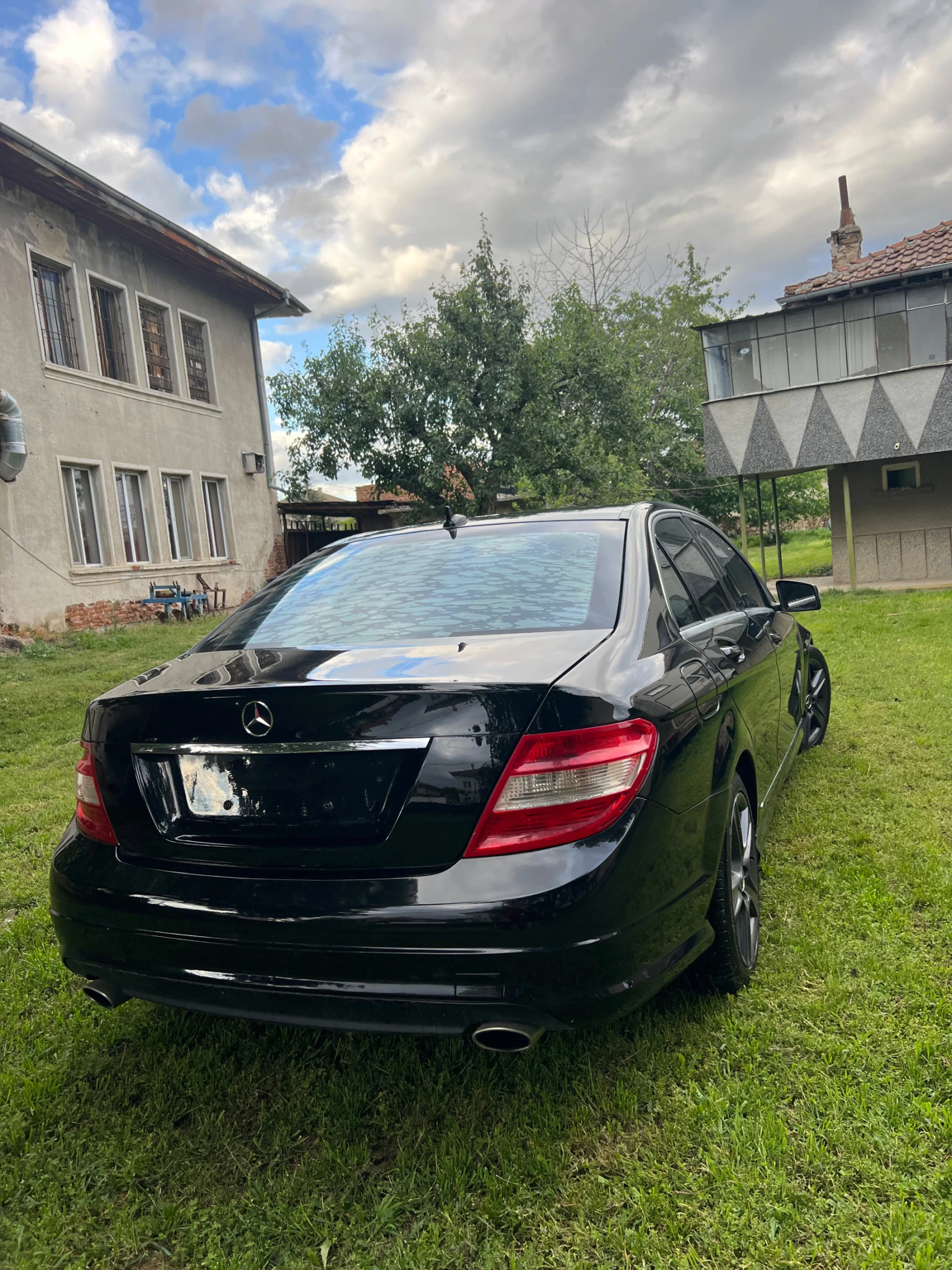 Mercedes-Benz C 300  - изображение 3