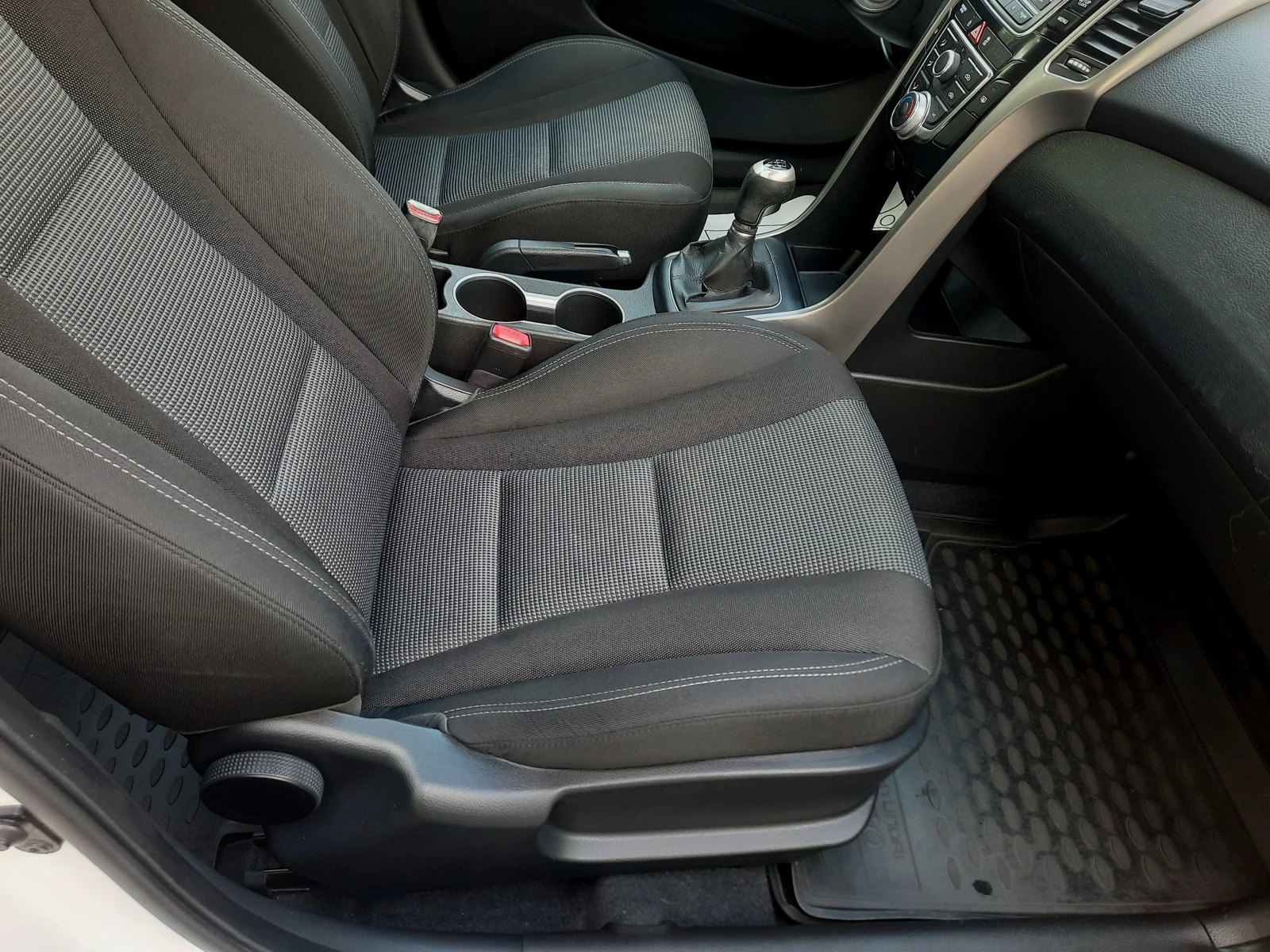 Hyundai I30 1.4i - изображение 10