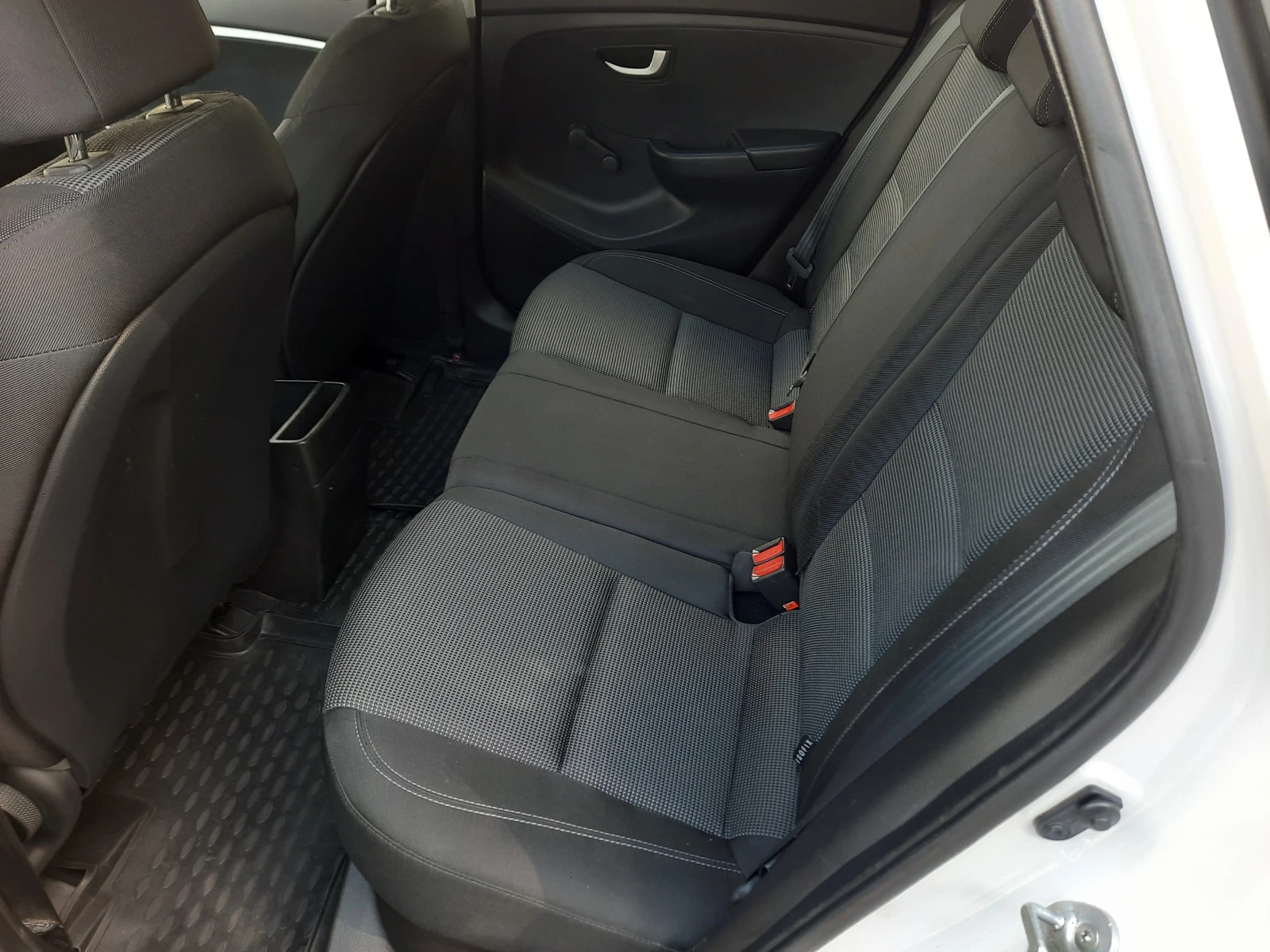 Hyundai I30 1.4i - изображение 7