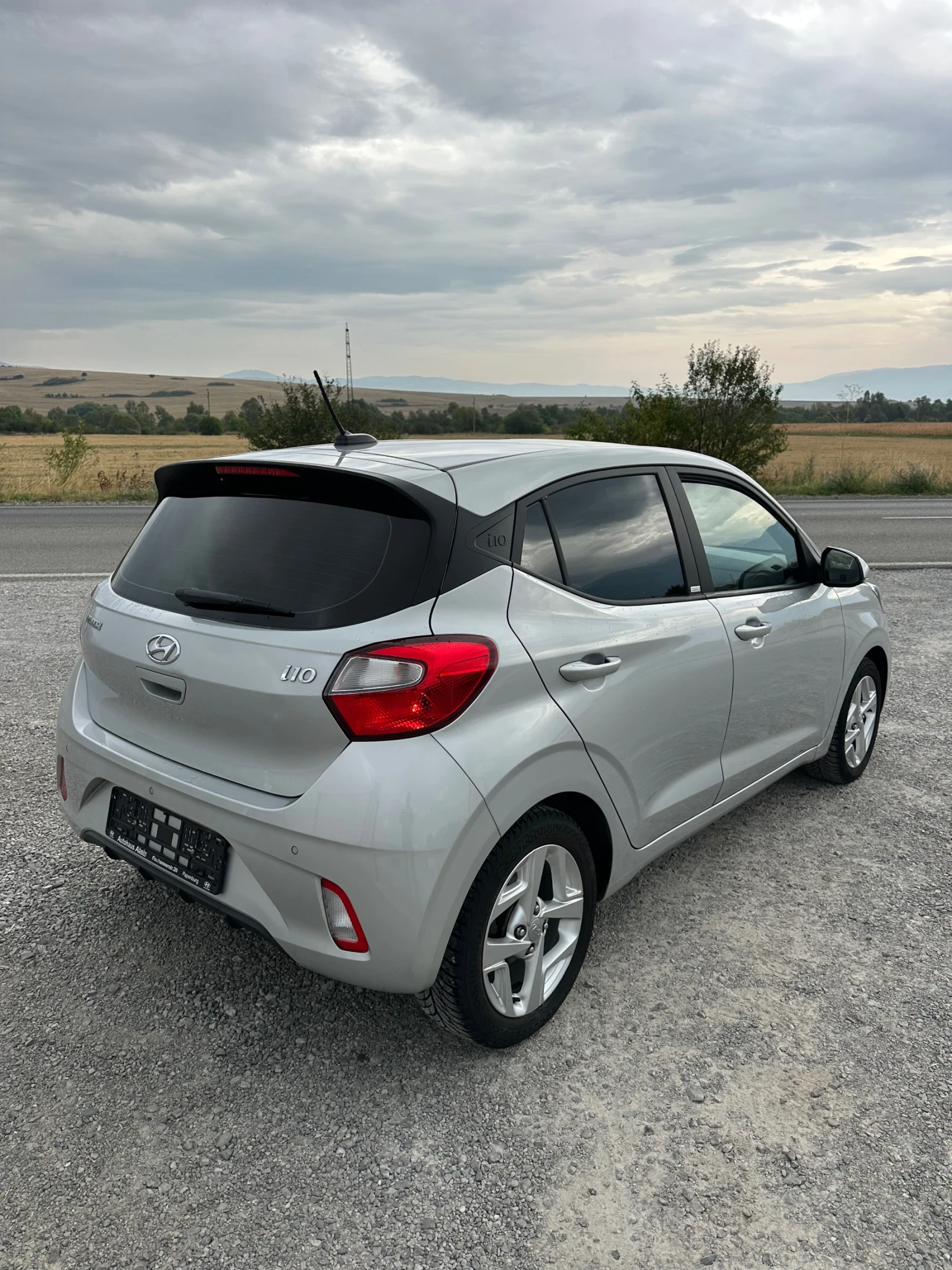 Hyundai I10 1.0i APPLE CARPLAY EURO 6 TUV COC - изображение 6