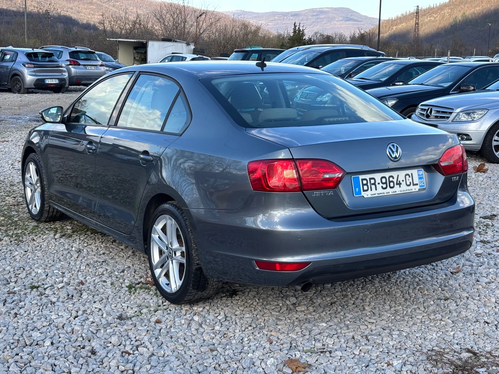 VW Jetta 1.6TDI DSG | Mobile.bg   8