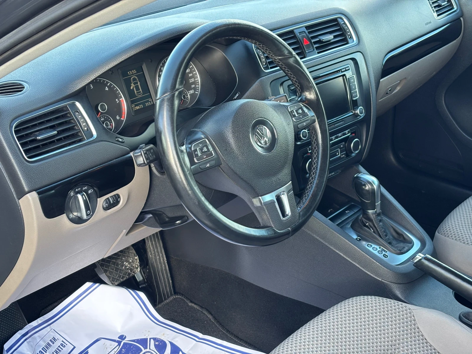 VW Jetta 1.6TDI DSG | Mobile.bg   9