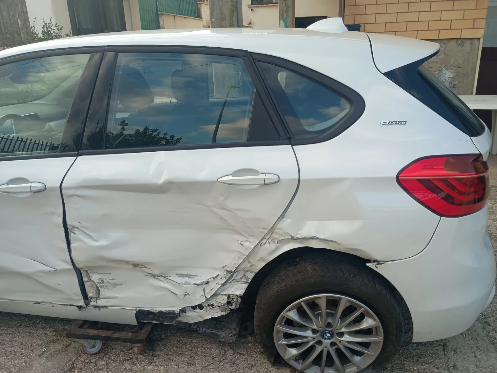 BMW 225 Hybrid - изображение 4