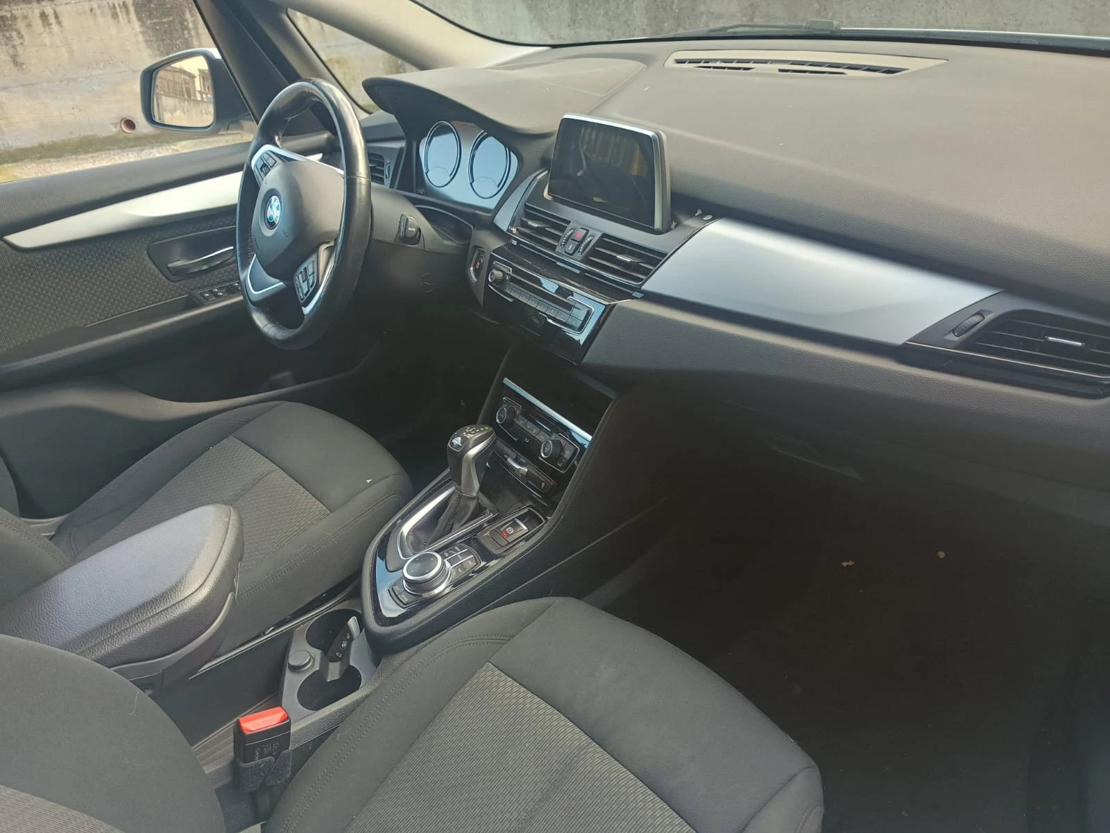 BMW 225 Hybrid - изображение 10