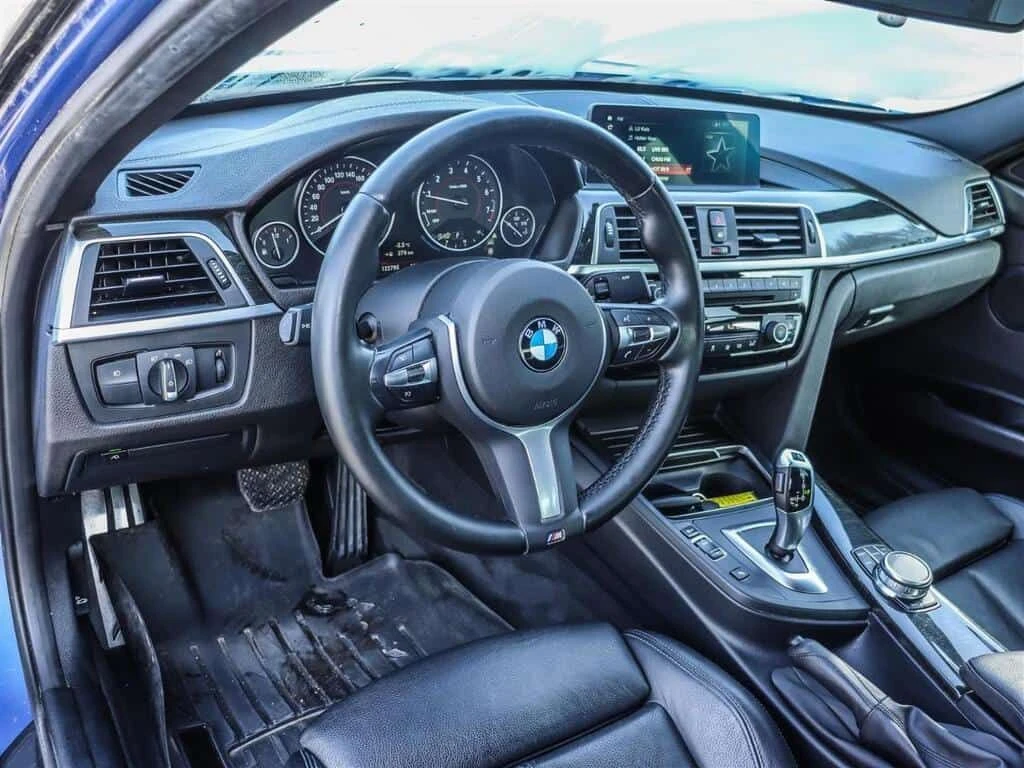 BMW 330 * AWD | M SPORT | LEATHER | CARPLAY * CARFAX * ЦЕН - изображение 10