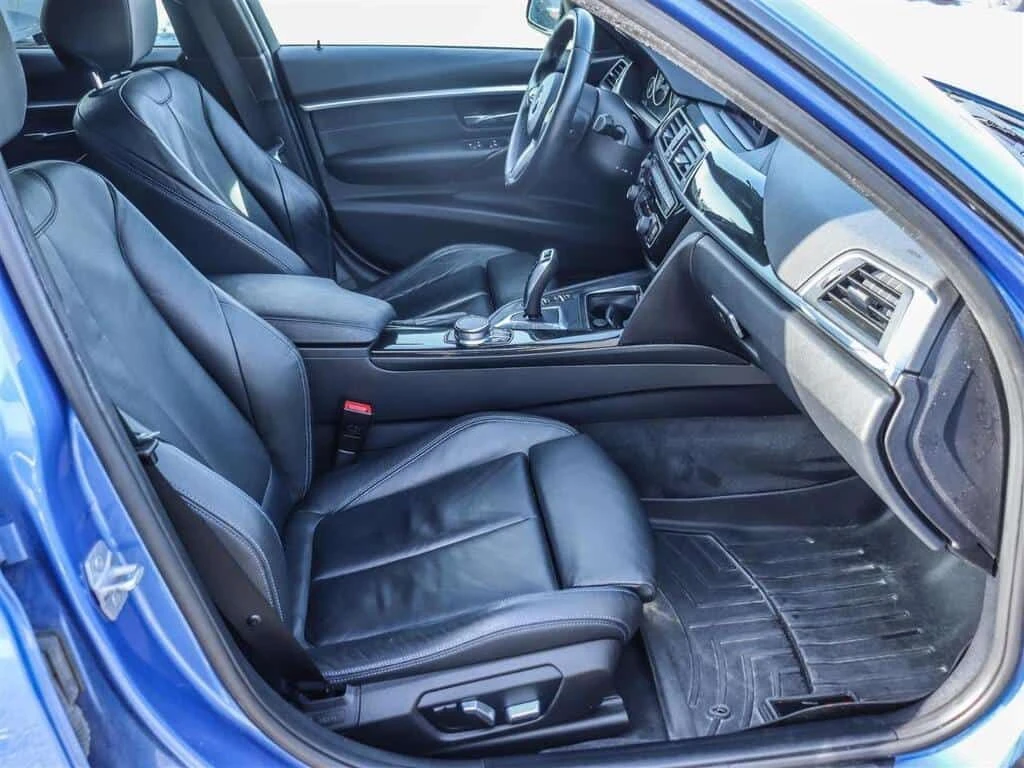 BMW 330 * AWD | M SPORT | LEATHER | CARPLAY * CARFAX * ЦЕН, снимка 16 - Автомобили и джипове - 53760377