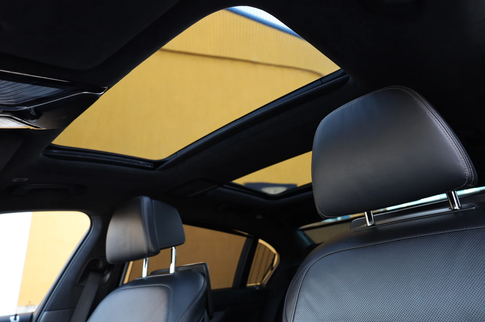 BMW 750 LI M-PAKET* xDRIVE* B&W* 3-TV* PANO* 360* , снимка 10 - Автомобили и джипове - 53812926