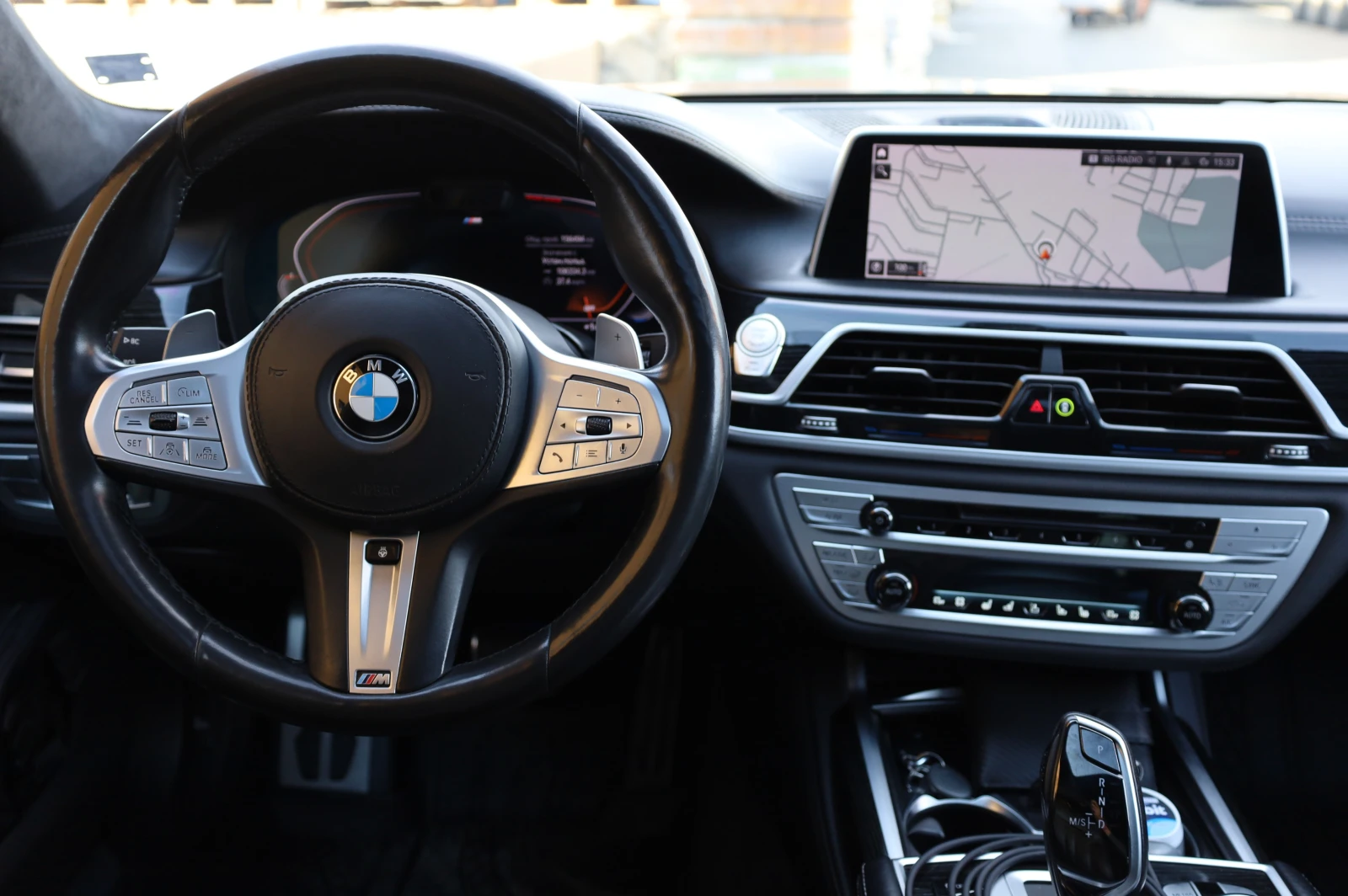 BMW 750 LI M-PAKET* xDRIVE* B&W* 3-TV* PANO* 360* , снимка 8 - Автомобили и джипове - 53812926