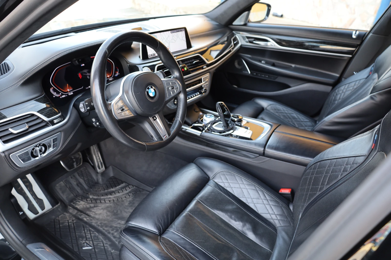 BMW 750 LI M-PAKET* xDRIVE* B&W* 3-TV* PANO* 360* , снимка 7 - Автомобили и джипове - 53812926