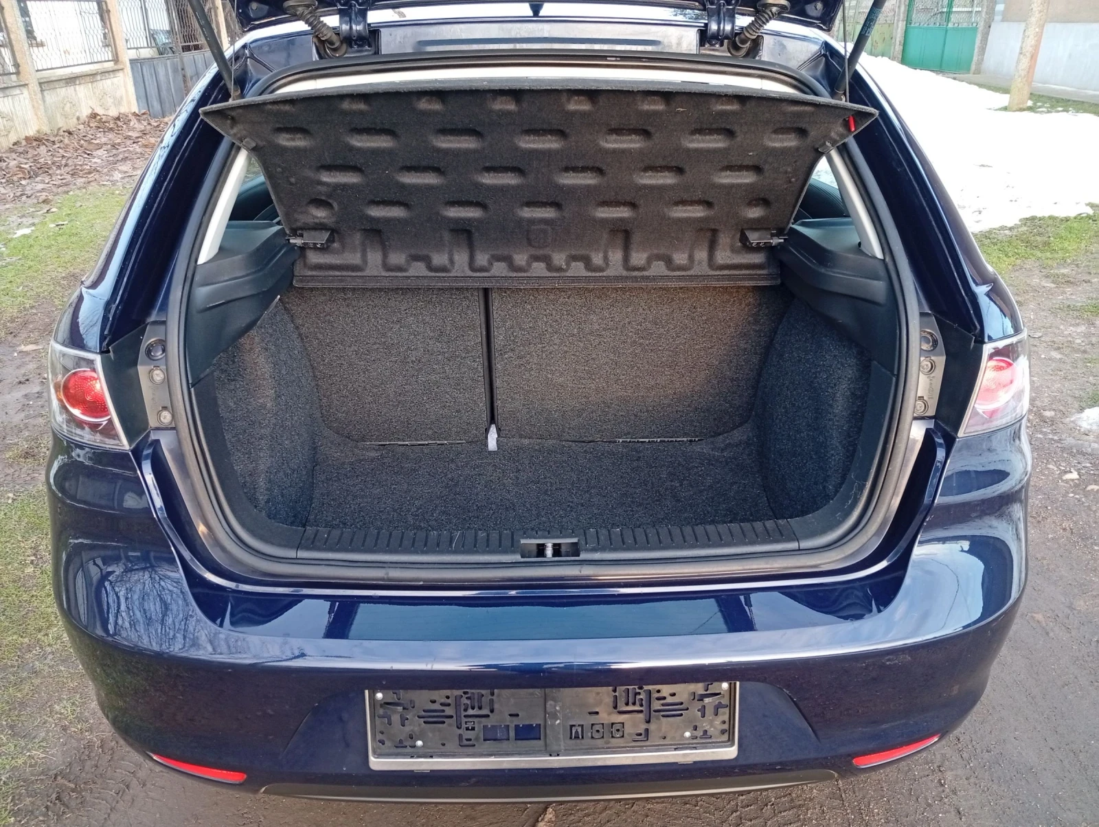 Seat Ibiza 1.2 i, снимка 14 - Автомобили и джипове - 53950042