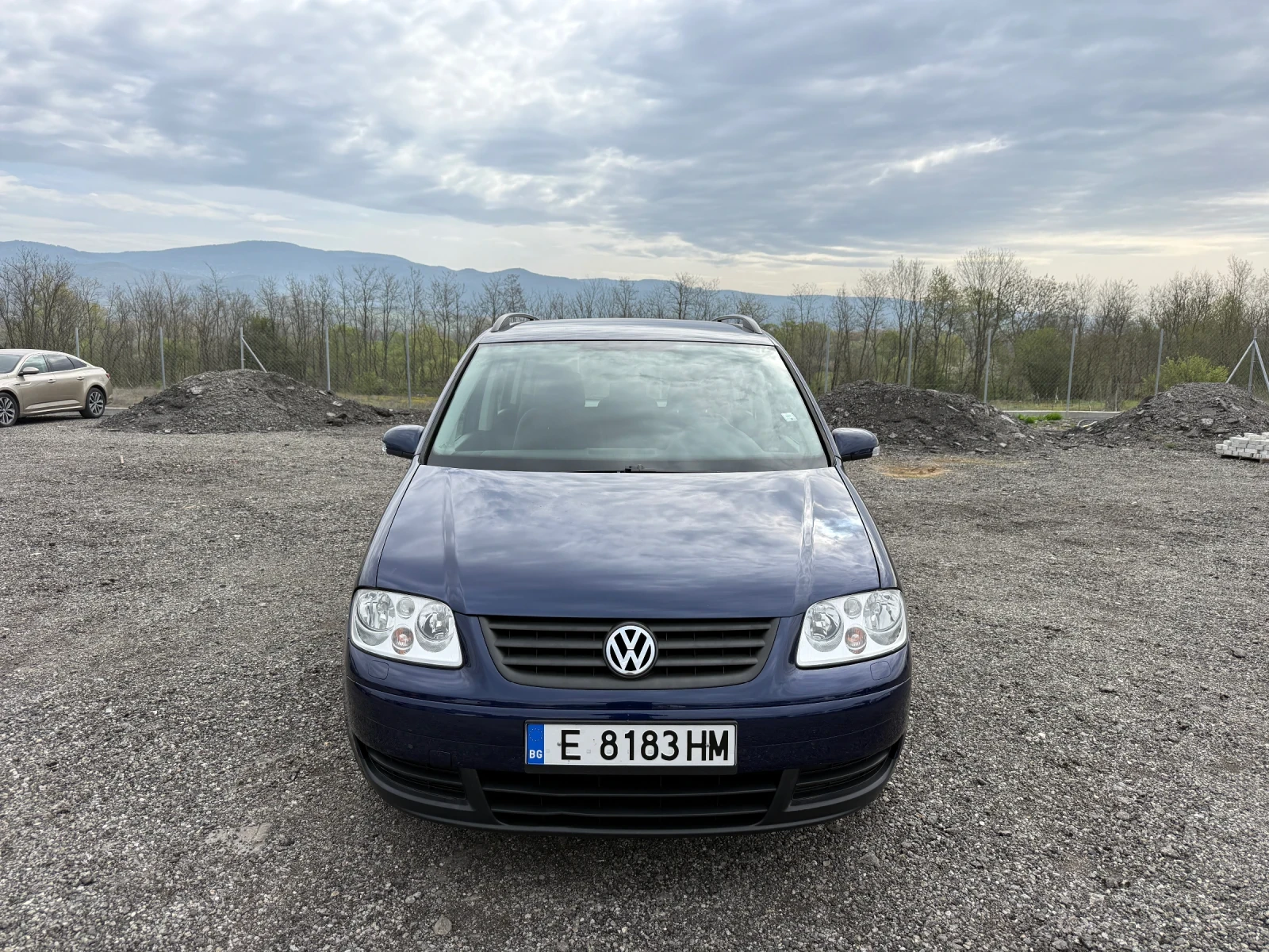 VW Touran, снимка 2 - Автомобили и джипове - 54566467