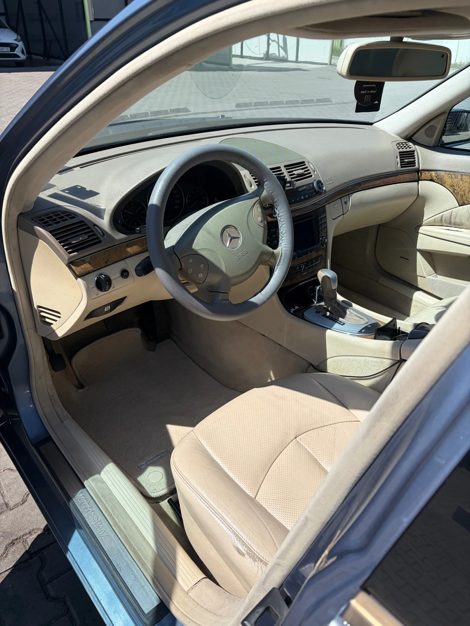 Mercedes-Benz E 320 Mercedes-Benz E320, снимка 10 - Автомобили и джипове - 54330879