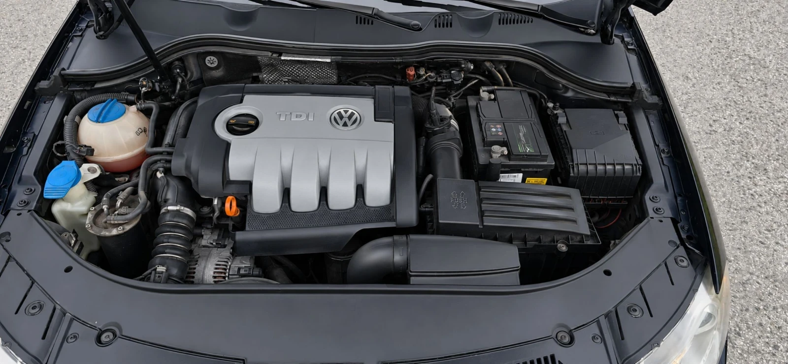 VW Passat 1.9 tdi, снимка 11 - Автомобили и джипове - 54662356