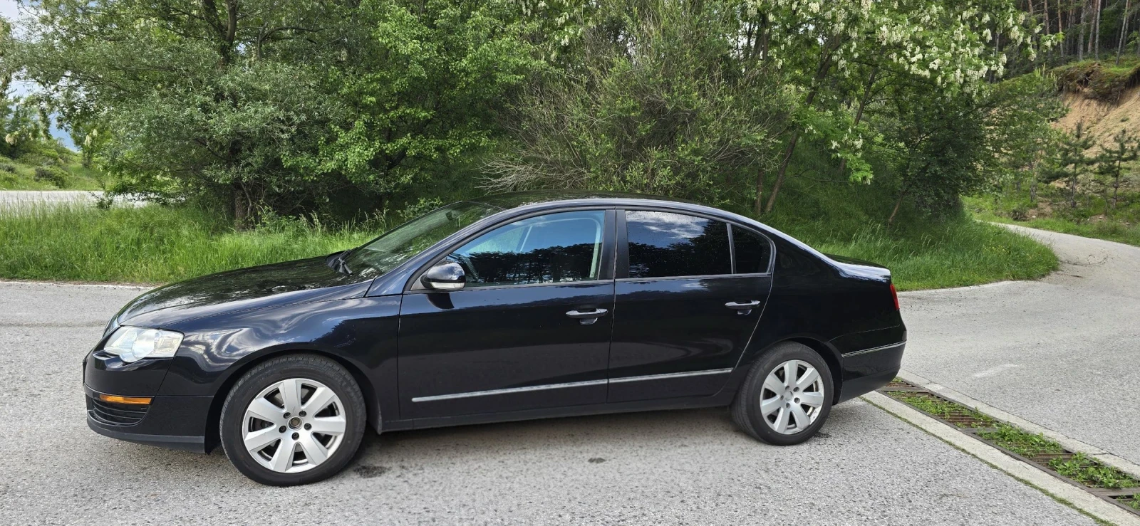 VW Passat 1.9 tdi, снимка 3 - Автомобили и джипове - 54662356