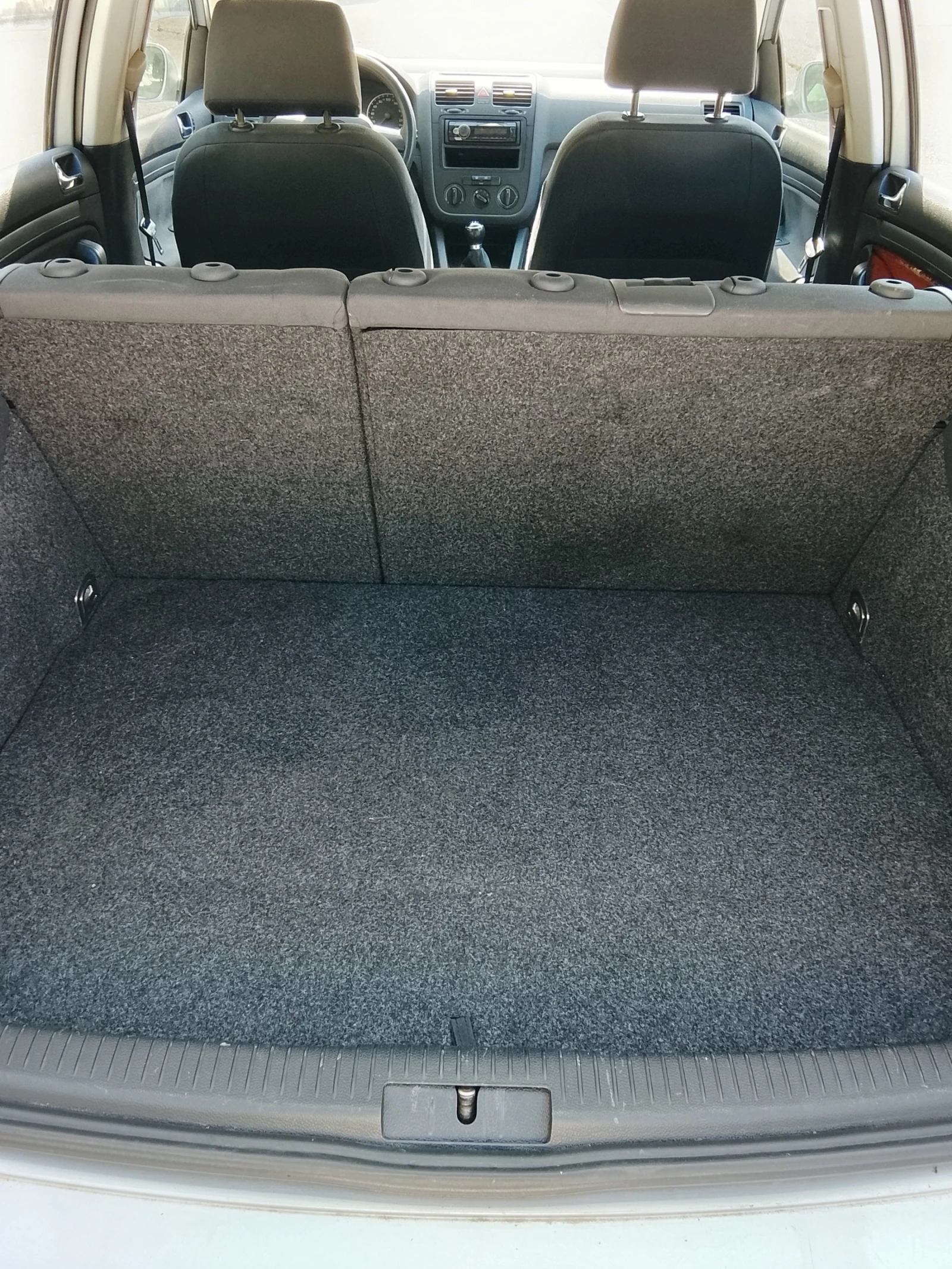 VW Golf V 1.9 TDI, снимка 8 - Автомобили и джипове - 55332229