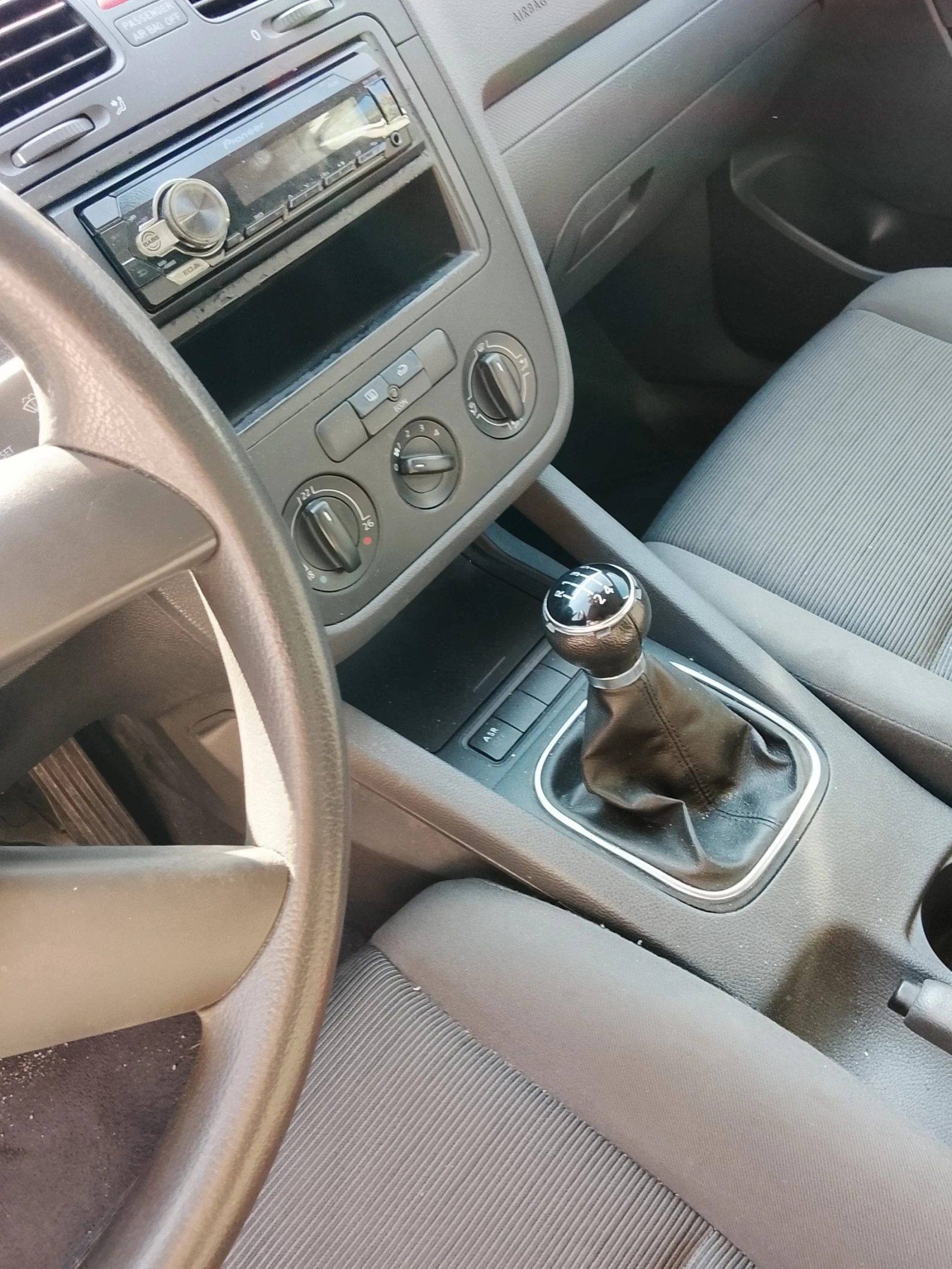 VW Golf V 1.9 TDI, снимка 6 - Автомобили и джипове - 55332229