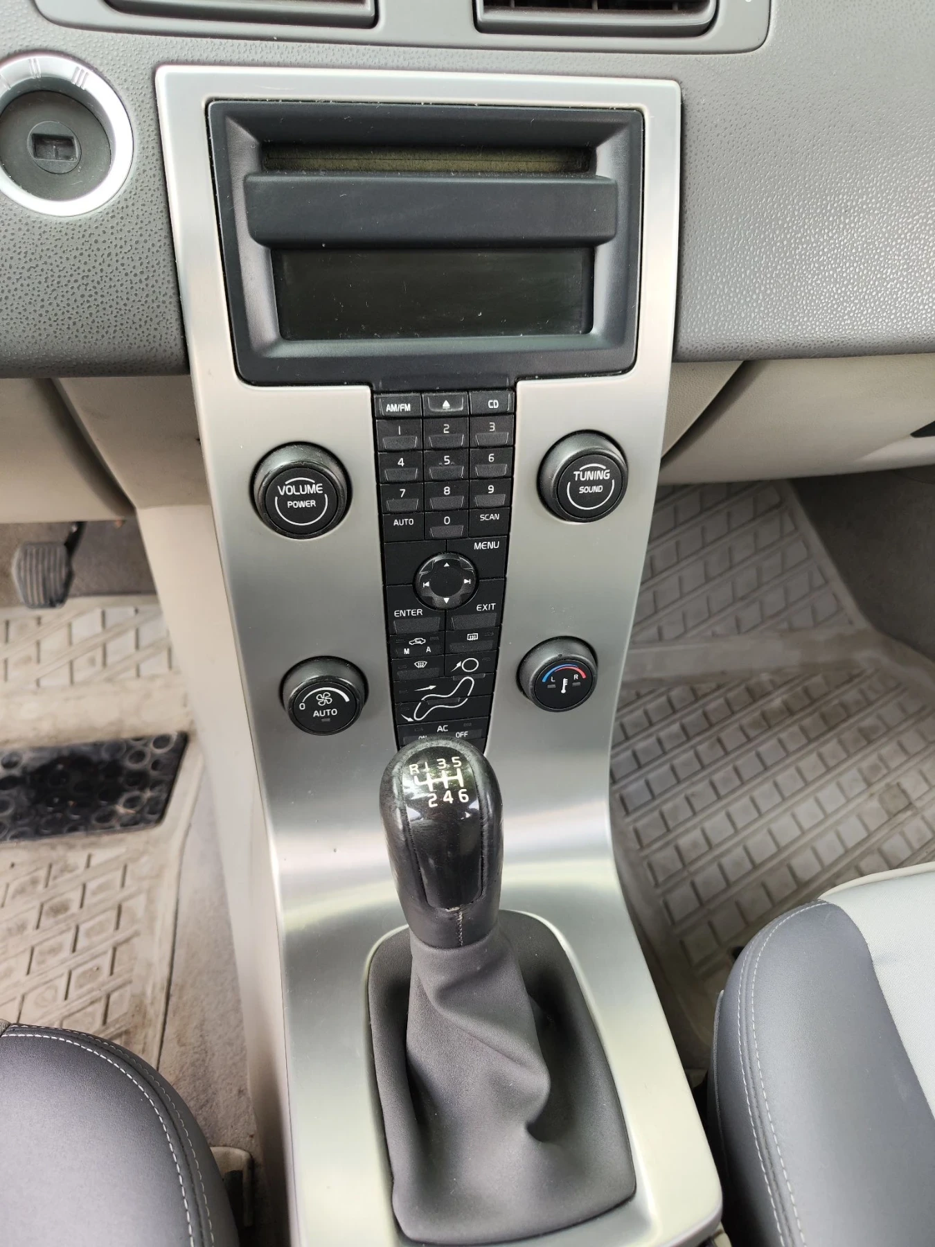 Volvo S40 Momentum , снимка 11 - Автомобили и джипове - 55667761