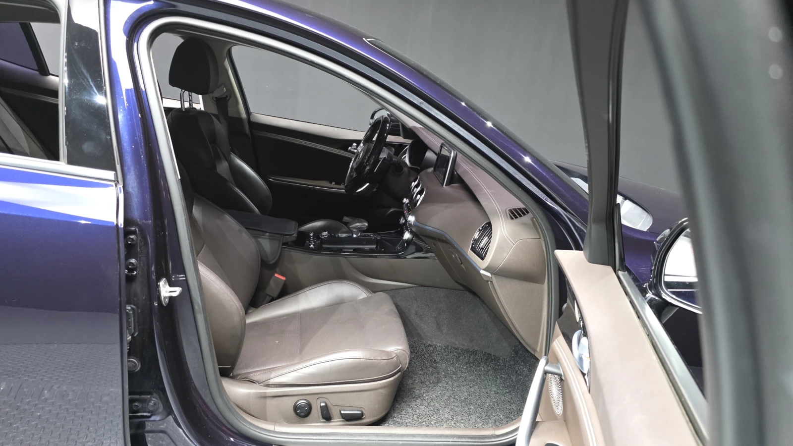 Kia Stinger 3.3 Turbo AWD autogeorge.com, снимка 15 - Автомобили и джипове - 55707799
