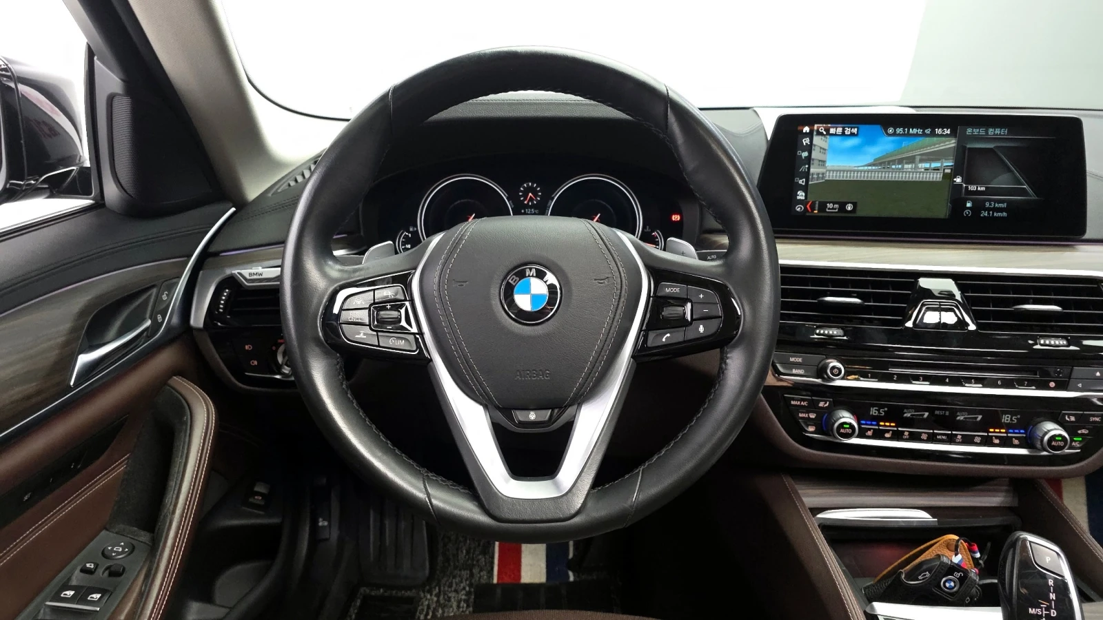 BMW 530 i xDrive Luxury Plus, снимка 12 - Автомобили и джипове - 55834262