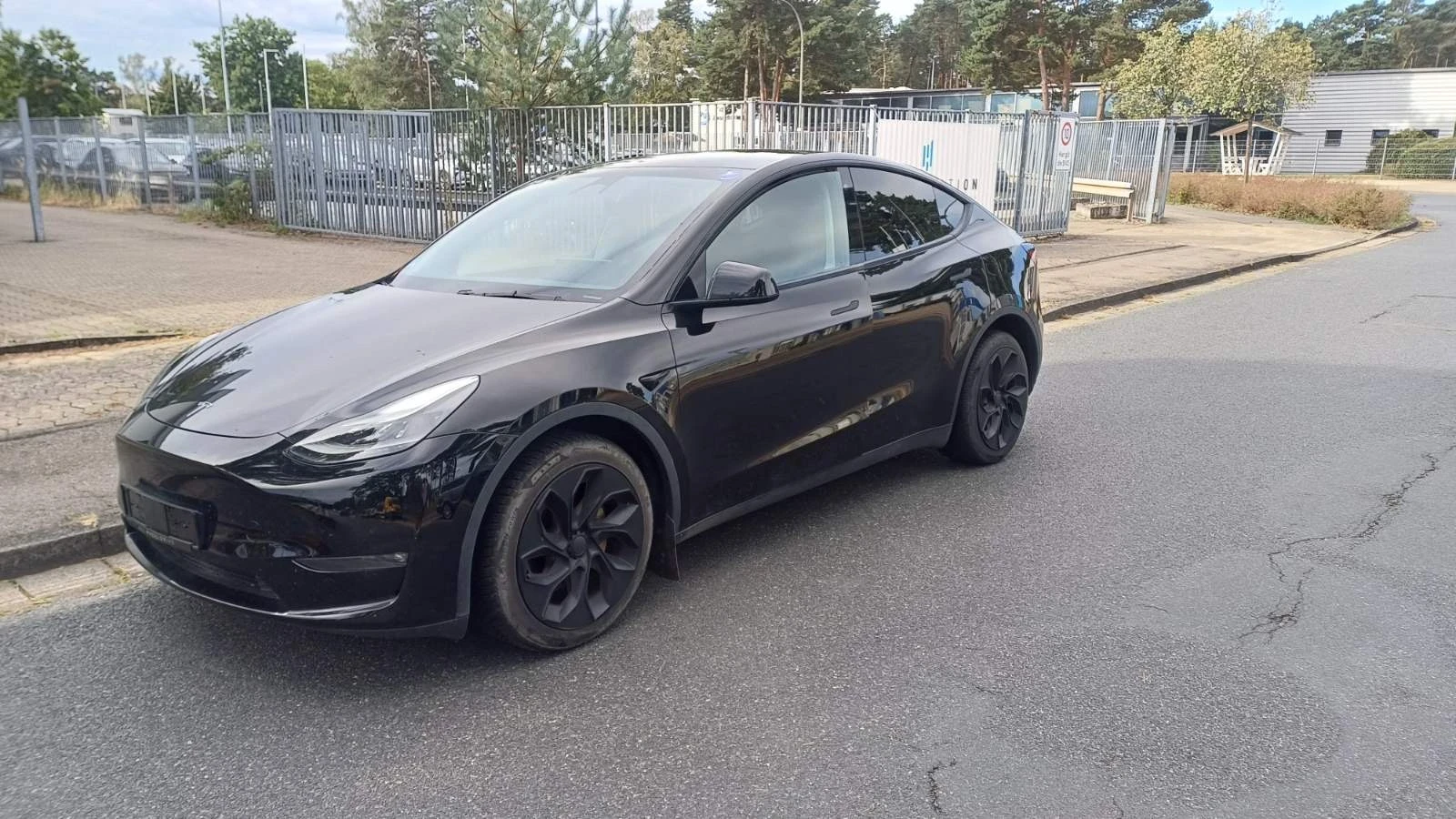 Tesla Model Y LONG RANGE/DUALMOTOR/AWD/ГАРАНЦИЯ/ЕВРОПЕЙСКА