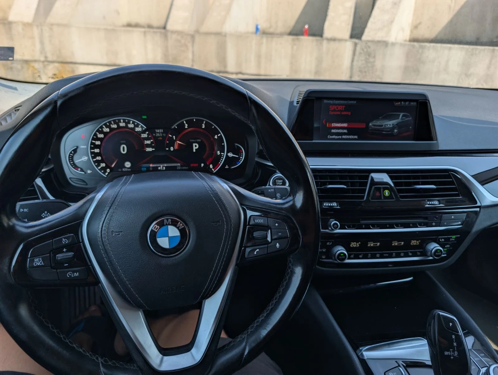 BMW 520 2.0d/Xdrive/Head-Up/амбиент/обдухване, снимка 8 - Автомобили и джипове - 56201006