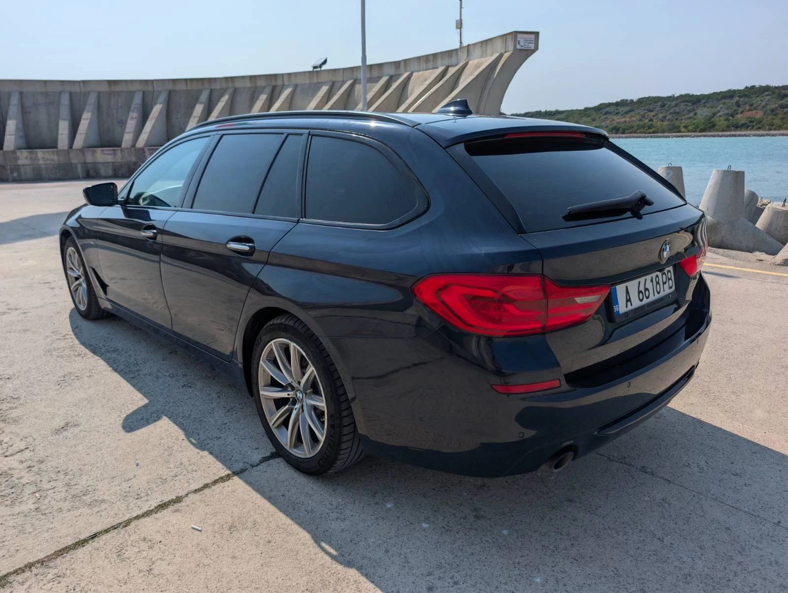 BMW 520 2.0d/Xdrive/Head-Up/амбиент/обдухване, снимка 6 - Автомобили и джипове - 56201006