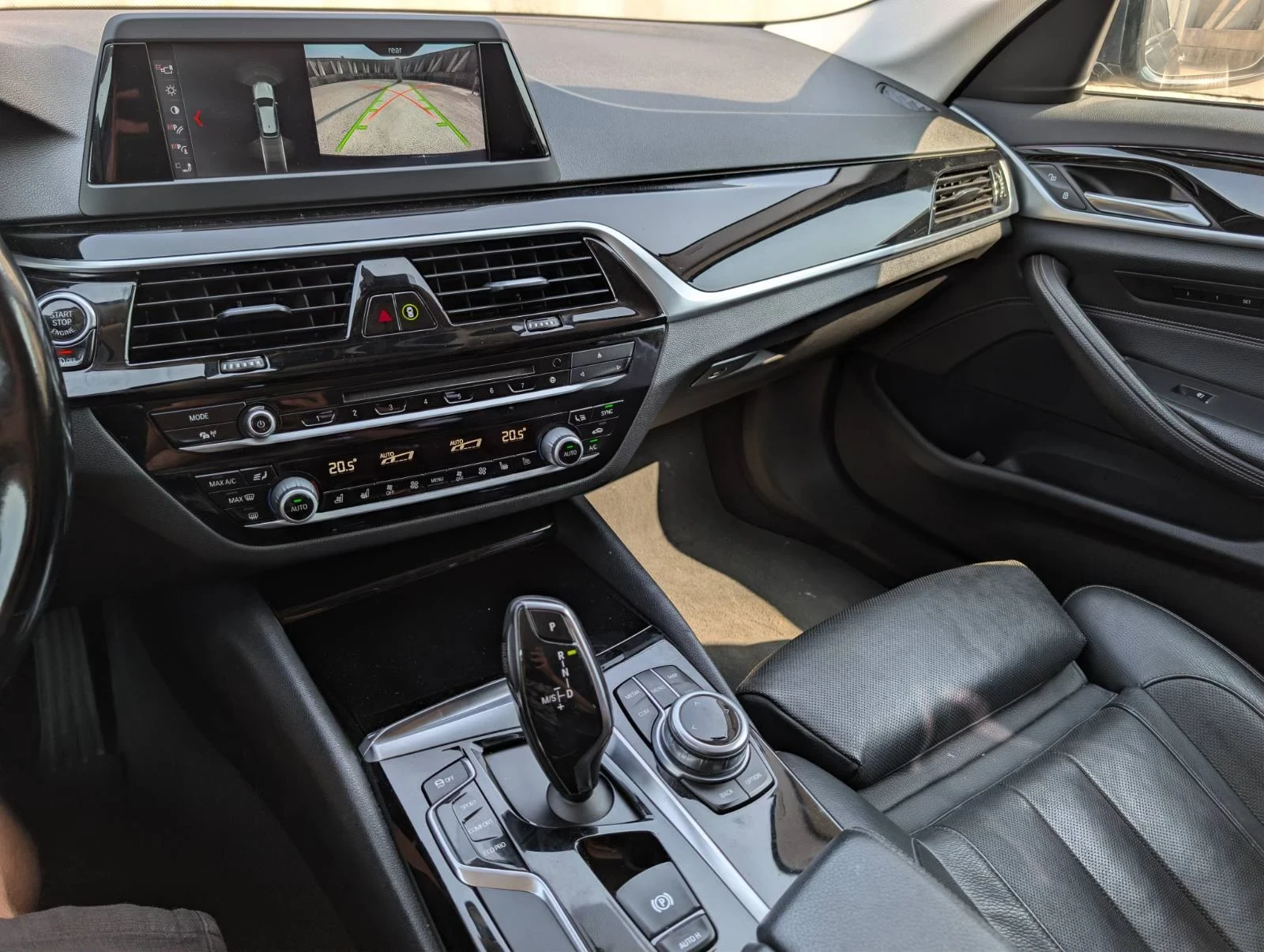 BMW 520 2.0d/Xdrive/Head-Up/амбиент/обдухване, снимка 10 - Автомобили и джипове - 56201006