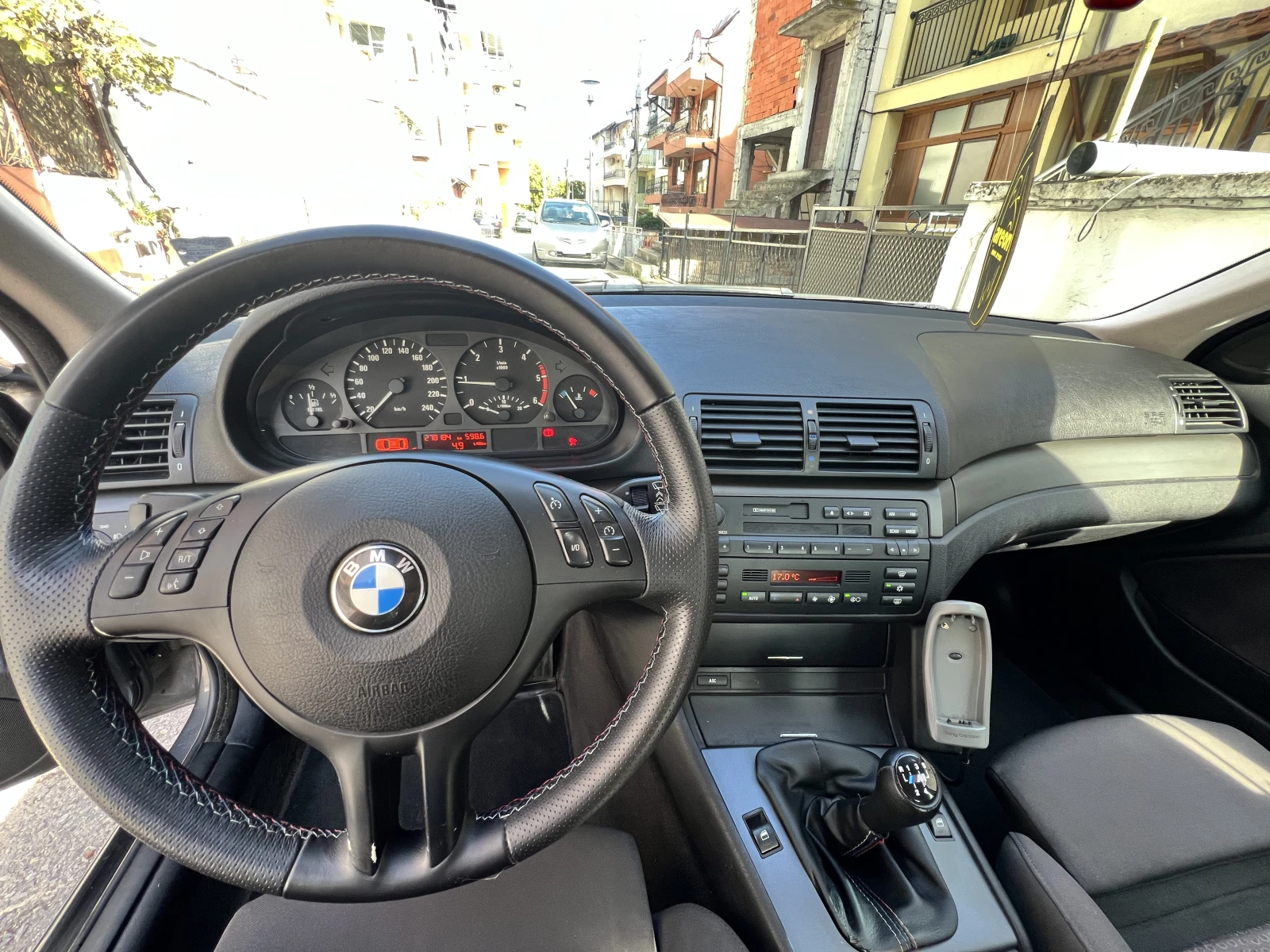 BMW 320, снимка 9 - Автомобили и джипове - 56644750