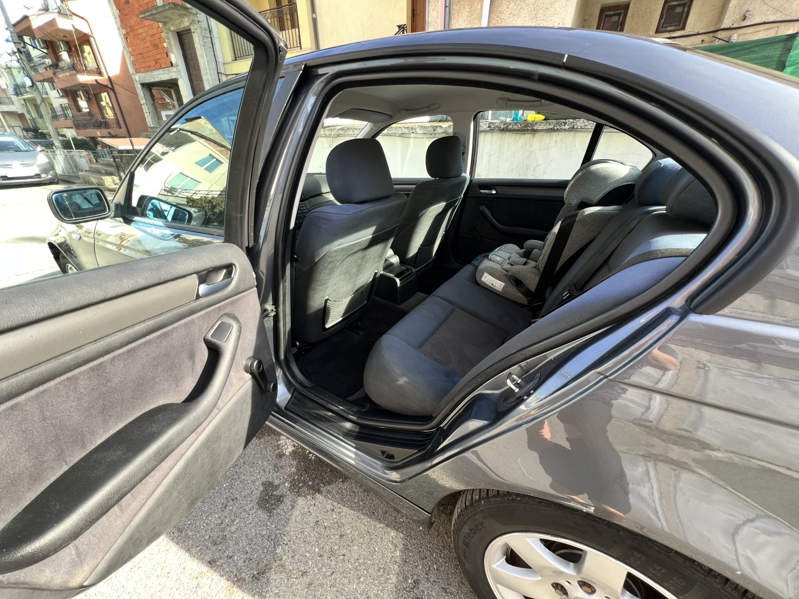 BMW 320, снимка 11 - Автомобили и джипове - 56644750