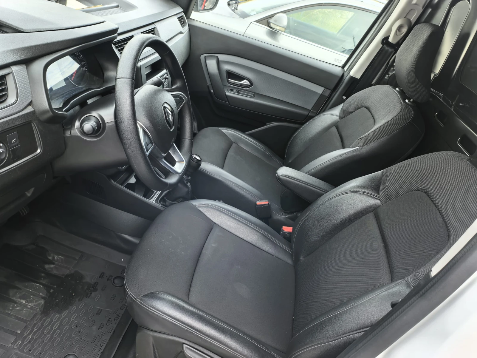 Renault Express, снимка 11 - Автомобили и джипове - 56657934