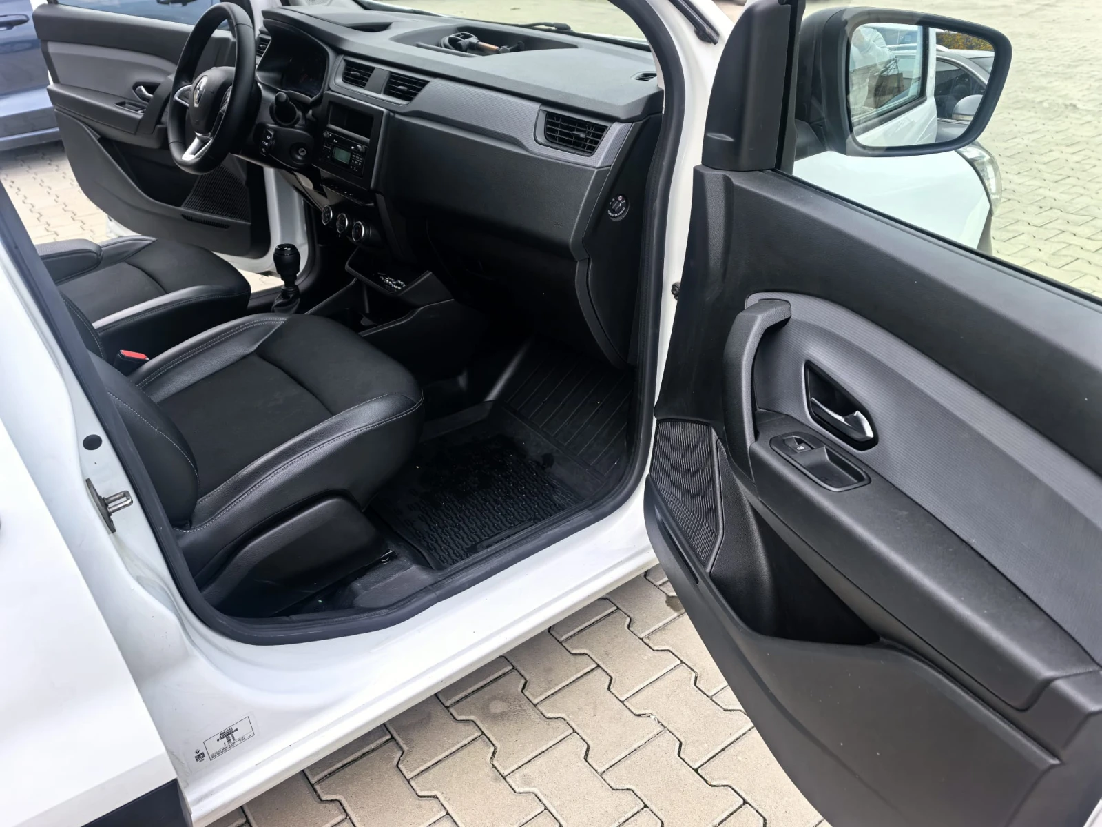 Renault Express, снимка 9 - Автомобили и джипове - 56657934
