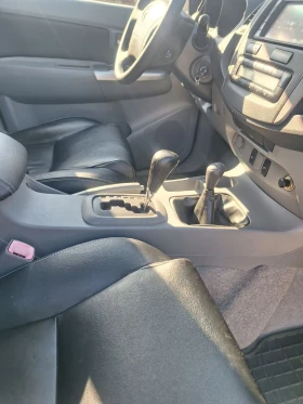 Toyota Hilux, снимка 10