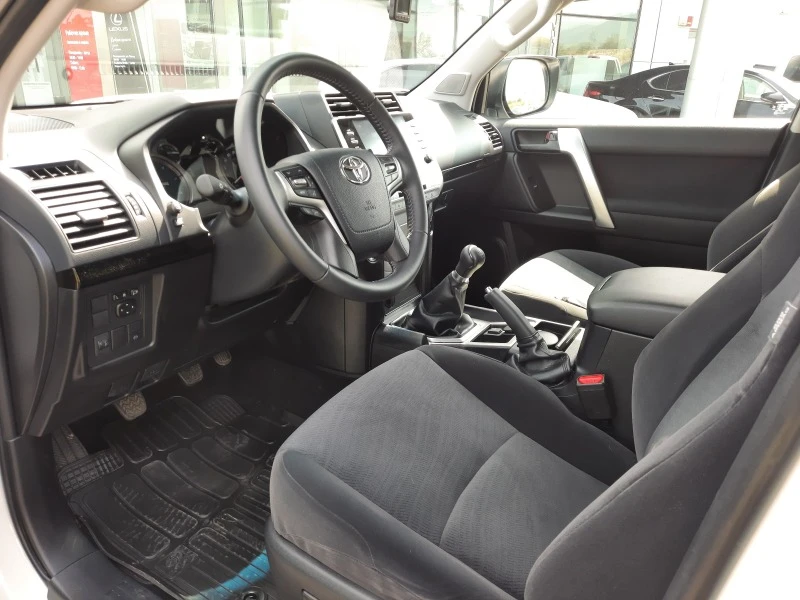 Toyota Land cruiser 2.8 D 6MT Comfort, снимка 11 - Автомобили и джипове - 46056263