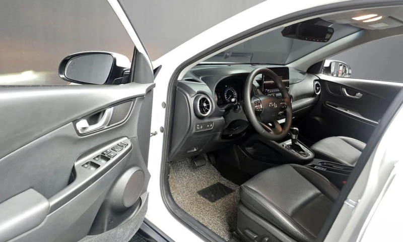 Hyundai Kona Gasoline 1.6 Turbo 4WD Inspiration, снимка 11 - Автомобили и джипове - 52112837