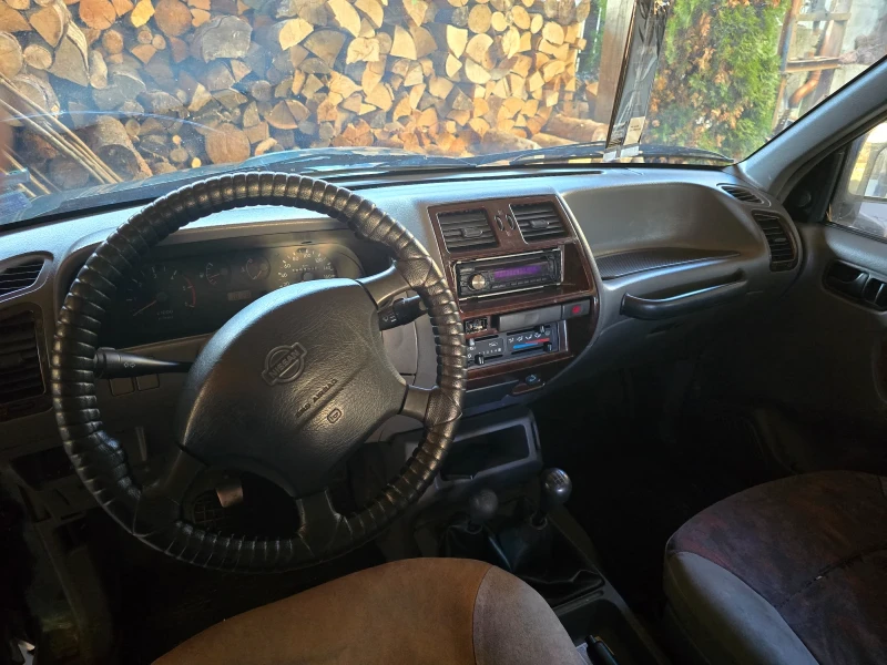 Nissan Terrano, снимка 9 - Автомобили и джипове - 53198911