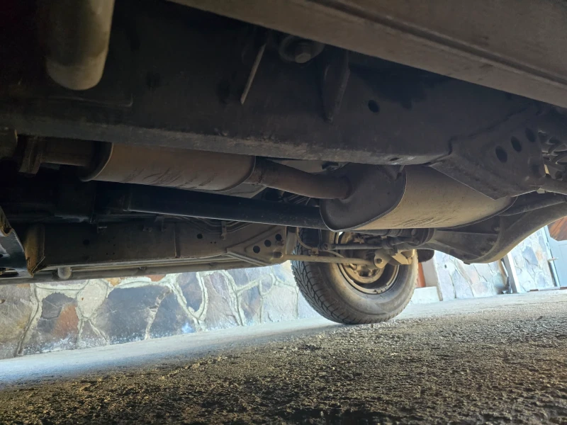 Nissan Terrano, снимка 14 - Автомобили и джипове - 53198911