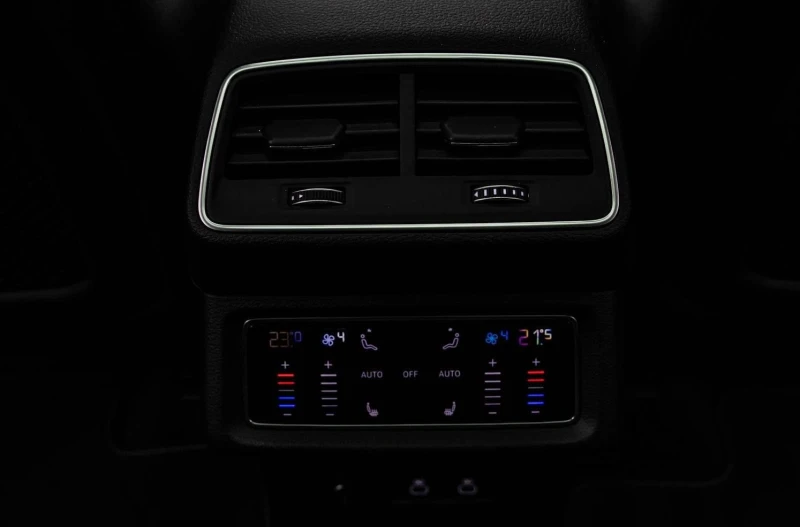 Audi SQ8 E-TRON/SPORTBACK/B&O/PANO/360/MATRIX/HEAD UP/, снимка 17 - Автомобили и джипове - 53438429