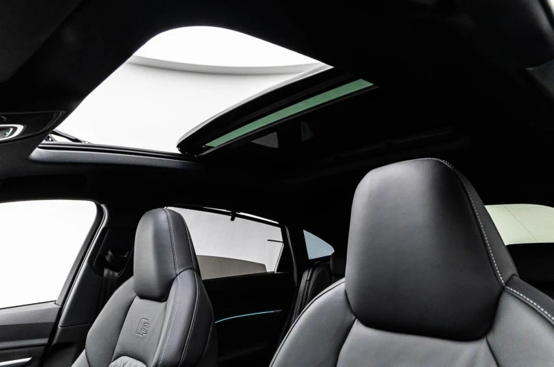 Audi SQ8 E-TRON/SPORTBACK/B&O/PANO/360/MATRIX/HEAD UP/, снимка 11 - Автомобили и джипове - 53438429