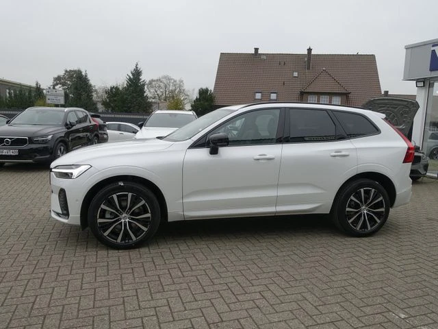 Volvo XC60 B4D AWD Plus Dark, снимка 2 - Автомобили и джипове - 48129571