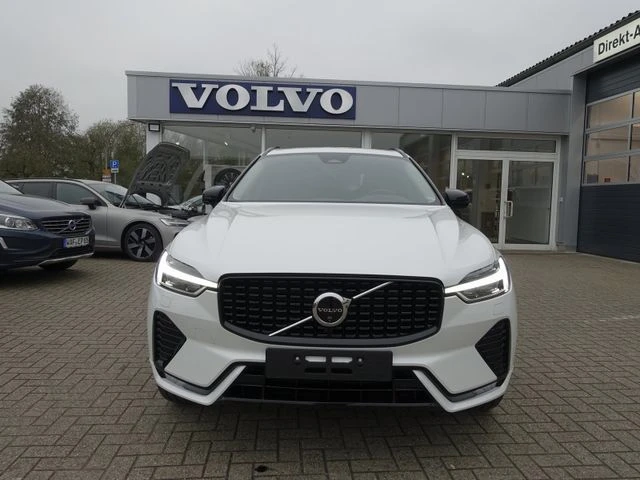 Volvo XC60 B4D AWD Plus Dark, снимка 5 - Автомобили и джипове - 48129571