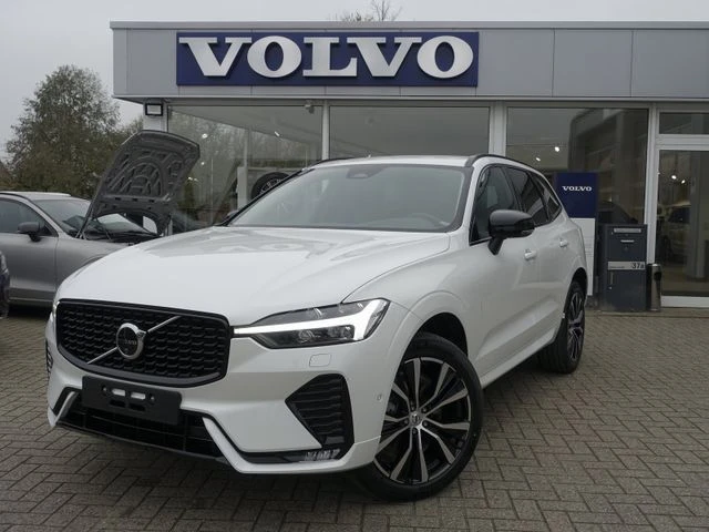 Volvo XC60 B4D AWD Plus Dark, снимка 1 - Автомобили и джипове - 48129571